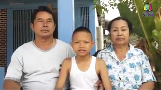 น้องพี เด็กโชว์แหล่ยอดกตัญญู น้องพี เด็กโชว์แหล่ยอดกตัญญู