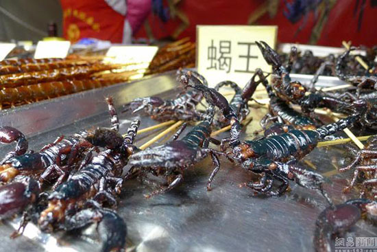 สารพัดสัตว์เสียบไม้จากสตรีทฟู้ดจีน สารพัดสัตว์เสียบไม้จากสตรีทฟู้ดจีน