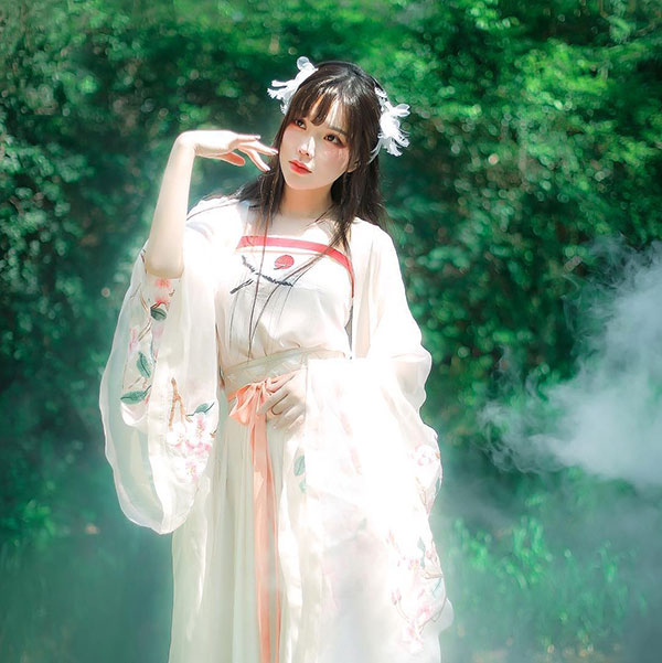 ช็อกแฟนคลับ ! คอสเพลย์สาวจีนคนดัง ดับปริศนาในสระว่ายน้ำ บนเกาะไซปัน ช็อกแฟนคลับ ! คอสเพลย์สาวจีนคนดัง ดับปริศนาในสระว่ายน้ำ บนเกาะไซปัน