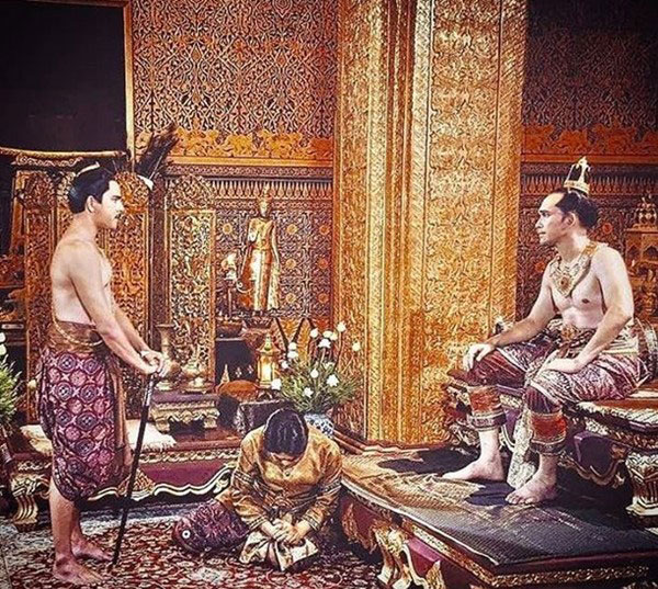 เผยเบื้องลึก การยึดอำนาจของ เผยเบื้องลึก การยึดอำนาจของ