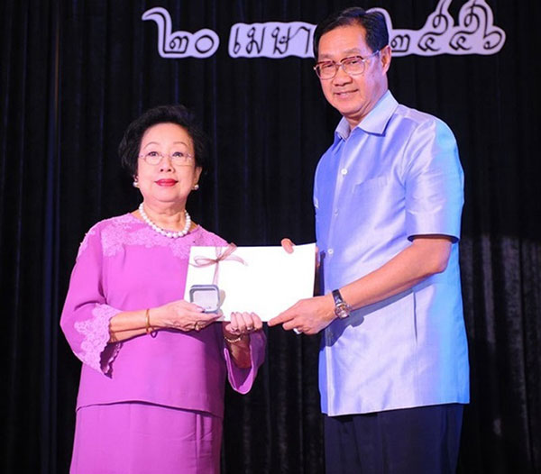 เชิดชูเกียรติ ๑๗ ศิลปินแห่งชาติ ๒๕๖๐ เชิดชูเกียรติ ๑๗ ศิลปินแห่งชาติ ๒๕๖๐