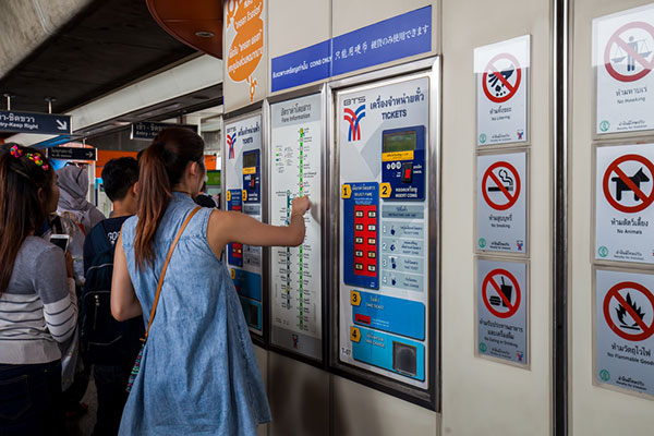 BTS เตรียมเปลี่ยนตู้ซื้อตั๋วหยอดเหรียญ เป็นทัชสกรีน BTS เตรียมเปลี่ยนตู้ซื้อตั๋วหยอดเหรียญ เป็นทัชสกรีน