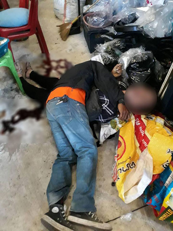 หนุ่มโรงงานจ่อยิงแฟนแม่หม้ายล้มต่อหน้า ก่อนก้มกอดศพยิงตัวตาม หนุ่มโรงงานจ่อยิงแฟนแม่หม้ายล้มต่อหน้า ก่อนก้มกอดศพยิงตัวตาม