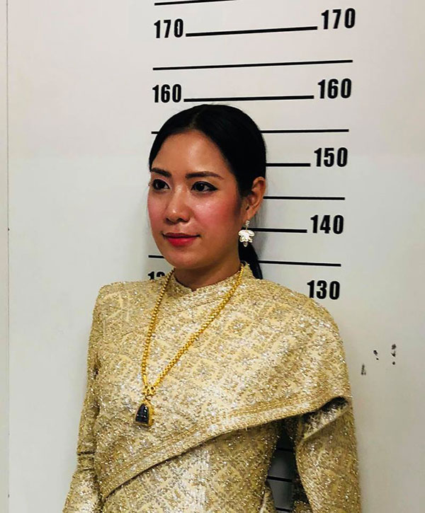 มท. ยันออเจ้าใส่ชุดไทยถ่ายบัตรประชาชนได้ แต่...ห้ามสวมชฎา ! มท. ยันออเจ้าใส่ชุดไทยถ่ายบัตรประชาชนได้ แต่...ห้ามสวมชฎา !