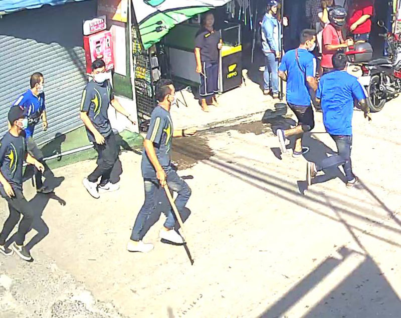 มาเฟีย ส่งนักเลงกว่าครึ่งร้อยถล่มตลาด เจ้าของแฉปมเลิกจ่ายส่วยบิ๊กท้องถิ่น มาเฟีย ส่งนักเลงกว่าครึ่งร้อยถล่มตลาด เจ้าของแฉปมเลิกจ่ายส่วยบิ๊กท้องถิ่น