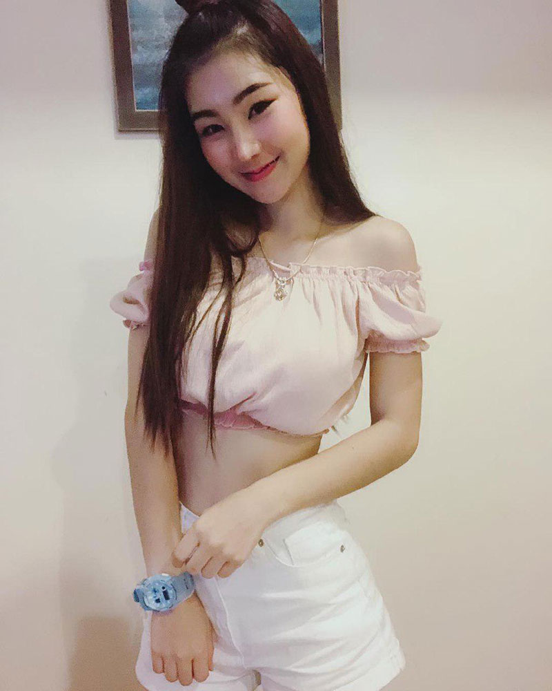 ใบเตย เครียดนอนคุก ตร. เตรียมขยายผลเน็ตไอดอลไลฟ์สไตล์หรูหรา ใบเตย เครียดนอนคุก ตร. เตรียมขยายผลเน็ตไอดอลไลฟ์สไตล์หรูหรา