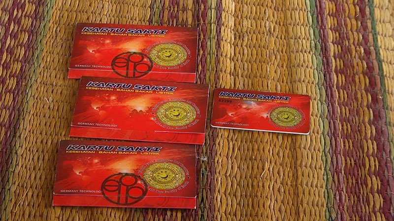 ชาวบ้านขอนแก่น ซื้อบัตรสมาร์ทการ์ดวิเศษ จุ่มเสกน้ำดื่ม รักษาสารพัดโรค ชาวบ้านขอนแก่น ซื้อบัตรสมาร์ทการ์ดวิเศษ จุ่มเสกน้ำดื่ม รักษาสารพัดโรค