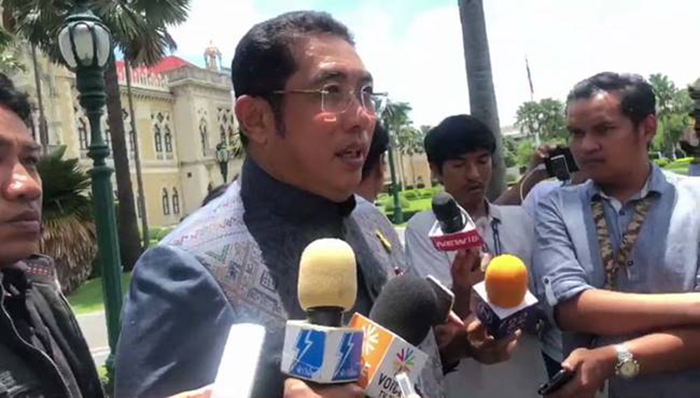 ย้อนฉากชีวิต กำนันเป๊าะ พลิกผันยิ่งกว่าละคร จากเด็กป.4 กระเป๋ารถเมล์ สู่เจ้าพ่อเมืองชล ย้อนฉากชีวิต กำนันเป๊าะ พลิกผันยิ่งกว่าละคร จากเด็กป.4 กระเป๋ารถเมล์ สู่เจ้าพ่อเมืองชล