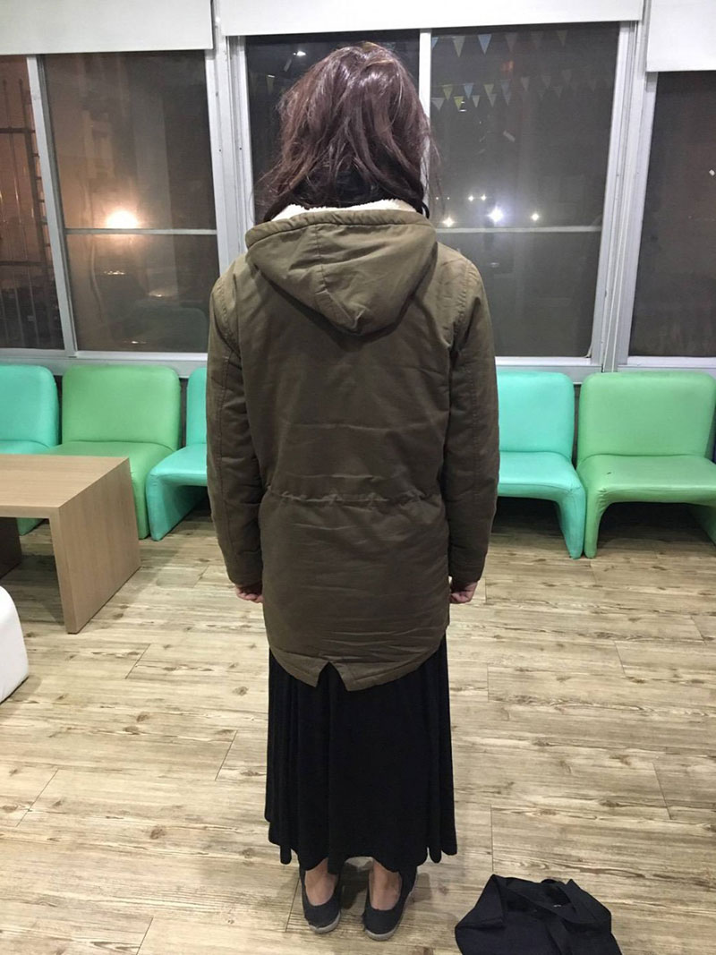 พ่อโกรธจัด คว้าร่มไล่ฟาดลูกตัวดี ริทำตัวเป็นโรคจิต แต่งหญิงไปแอบถ่าย นศ. ในหอพัก พ่อโกรธจัด คว้าร่มไล่ฟาดลูกตัวดี ริทำตัวเป็นโรคจิต แต่งหญิงไปแอบถ่าย นศ. ในหอพัก