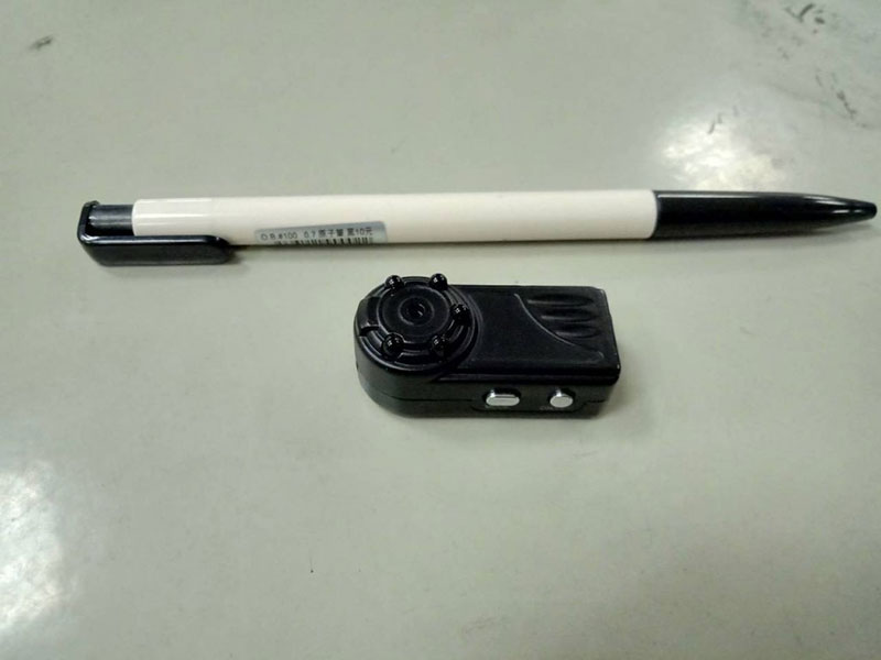 พ่อโกรธจัด คว้าร่มไล่ฟาดลูกตัวดี ริทำตัวเป็นโรคจิต แต่งหญิงไปแอบถ่าย นศ. ในหอพัก พ่อโกรธจัด คว้าร่มไล่ฟาดลูกตัวดี ริทำตัวเป็นโรคจิต แต่งหญิงไปแอบถ่าย นศ. ในหอพัก