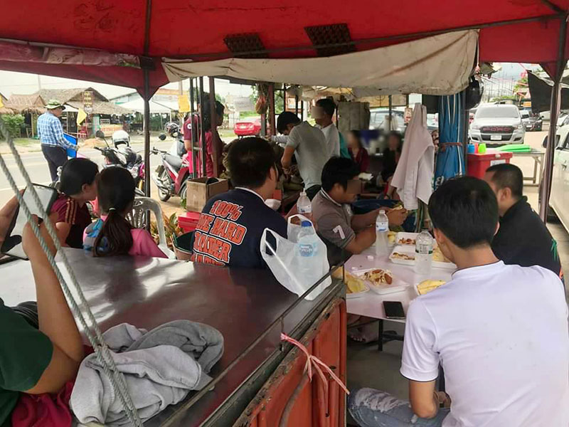 แฉร้านทุเรียนดัง กินได้ 4 โลเอาไปเลย 5,000 แต่แอบคิดเงินแฝง ลูกค้าเซ็ง แฉร้านทุเรียนดัง กินได้ 4 โลเอาไปเลย 5,000 แต่แอบคิดเงินแฝง ลูกค้าเซ็ง