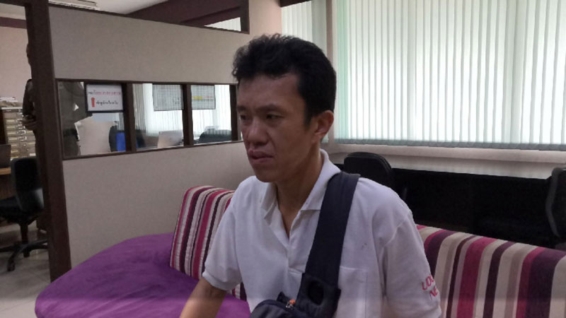 เอกชัย หงส์กังวาน โดนทำร้ายหน้าศาลอาญา เอกชัย หงส์กังวาน โดนทำร้ายหน้าศาลอาญา