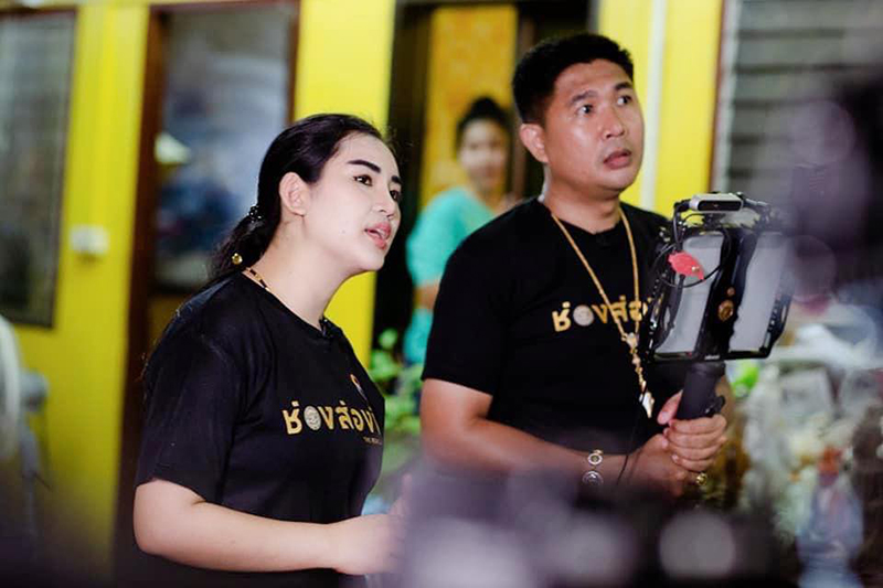 อ.เรนนี่ ช่องส่องผี อ.เรนนี่ ช่องส่องผี