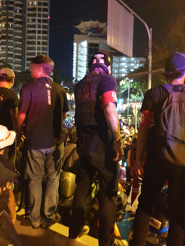 การ์ดราษฎรทำร้ายช่างภาพข่าว การ์ดราษฎรทำร้ายช่างภาพข่าว