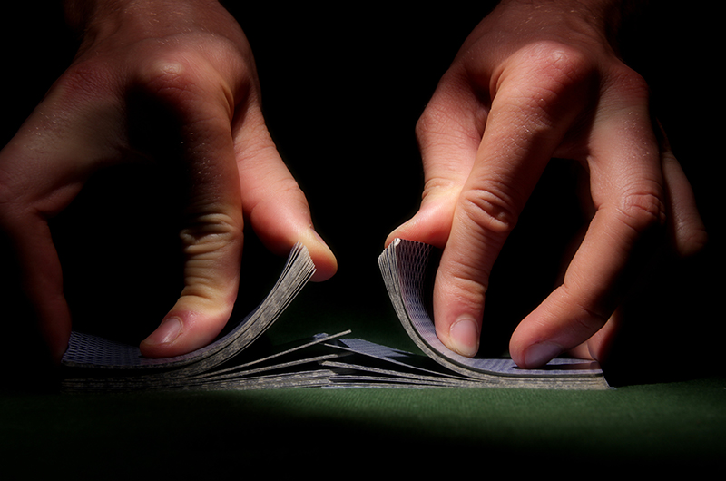 จับกลุ่มเล่นไพ่ จับกลุ่มเล่นไพ่