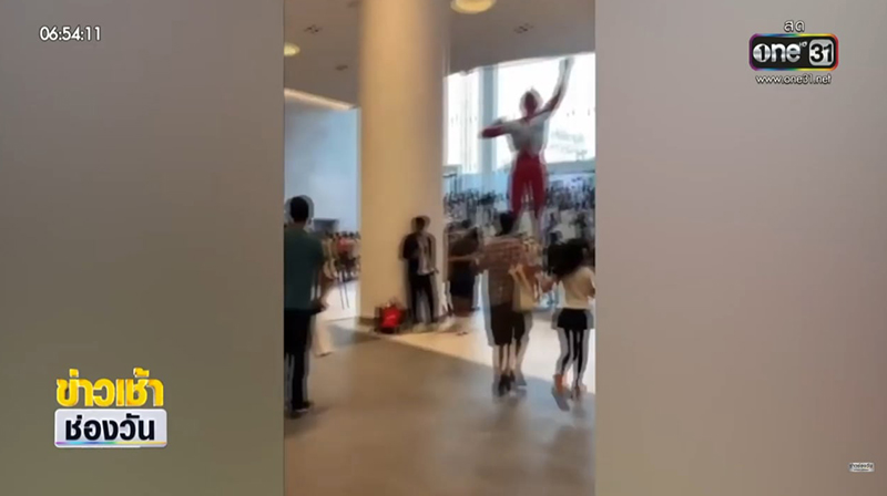 ธนาธร เล่านาทีถูกเค ร้อยล้าน ล็อกคอ ธนาธร เล่านาทีถูกเค ร้อยล้าน ล็อกคอ