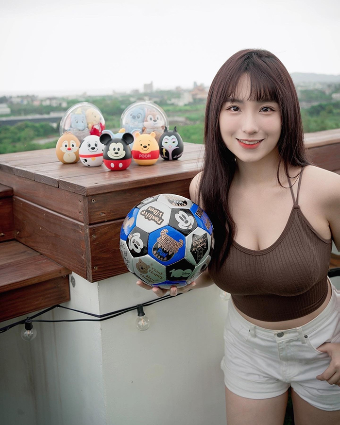 สาวอึ๋มไปลองบราคนละประเทศ สาวอึ๋มไปลองบราคนละประเทศ