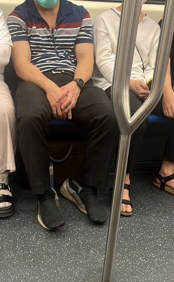 แอบถ่ายบน MRT แอบถ่ายบน MRT