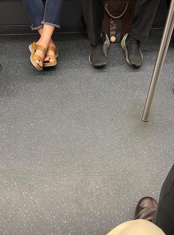 แอบถ่ายบน MRT แอบถ่ายบน MRT