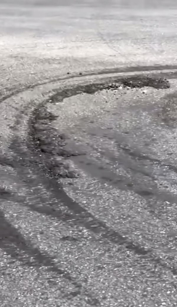 อ.เฉลิมชัย ด่ารถบรรทุก กลับรถหน้าวัดร่องขุ่น อ.เฉลิมชัย ด่ารถบรรทุก กลับรถหน้าวัดร่องขุ่น