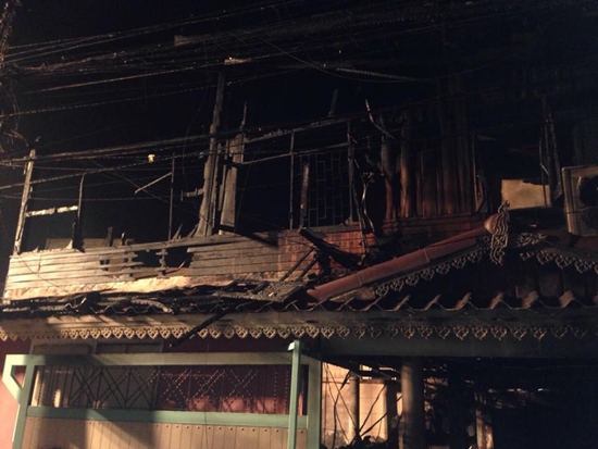 บอล เชิญยิ้ม เศร้า ! ไฟไหม้บ้านทั้งหลัง เสียใจเอาอัฐิพ่อออกมาไม่ได้ บอล เชิญยิ้ม เศร้า ! ไฟไหม้บ้านทั้งหลัง เสียใจเอาอัฐิพ่อออกมาไม่ได้