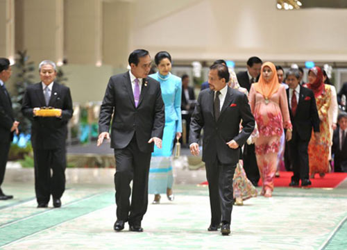 ประยุทธ์ เข้าเฝ้าฯ สมเด็จพระราชาธิบดีแห่งบรูไน ประยุทธ์ เข้าเฝ้าฯ สมเด็จพระราชาธิบดีแห่งบรูไน