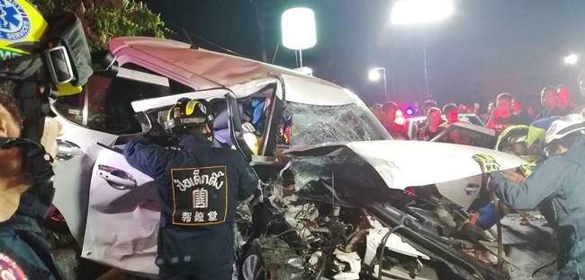 เสี่ยเบนซ์ ซิ่งชน รองตี๋-ภรรยา ดับ เสี่ยเบนซ์ ซิ่งชน รองตี๋-ภรรยา ดับ