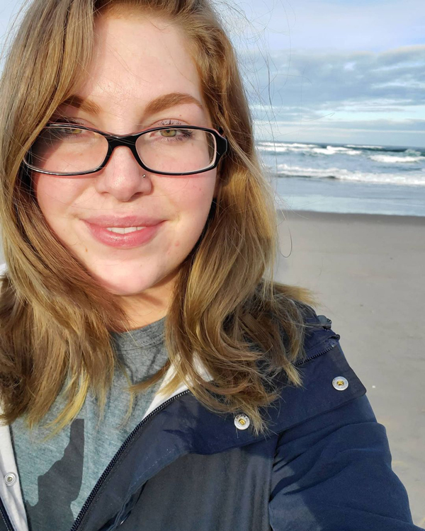 สาวขายตดจนกลายเป็นธุรกิจ สาวขายตดจนกลายเป็นธุรกิจ