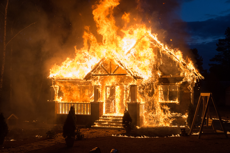 หนุ่มรู้เมียเก่าจะแต่งงานใหม่ลอบจุดเพลิงเรือนหอ หนุ่มรู้เมียเก่าจะแต่งงานใหม่ลอบจุดเพลิงเรือนหอ