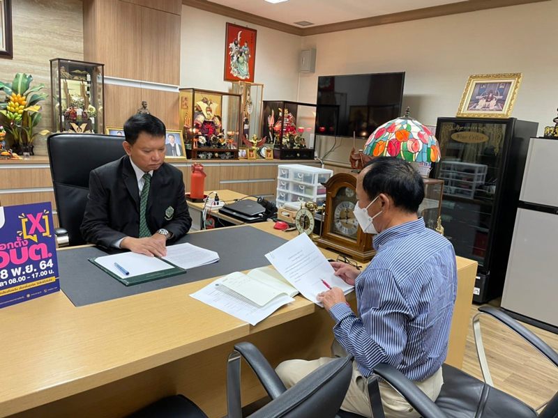 กกตโป๊ะแตกเปิดห้องให้สื่อสัมภาษณ์ กกตโป๊ะแตกเปิดห้องให้สื่อสัมภาษณ์