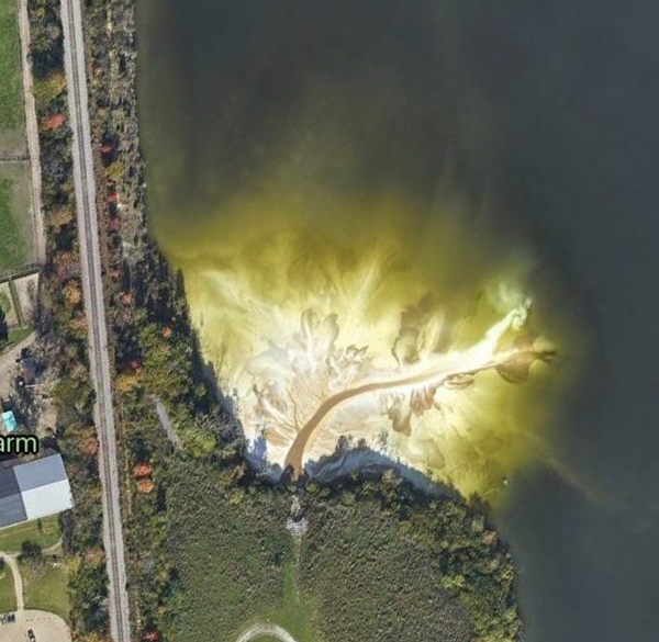 พบพื้นที่ประหลาดในGoogleMapsลำแสงสีทองส่องประกาย พบพื้นที่ประหลาดในGoogleMapsลำแสงสีทองส่องประกาย