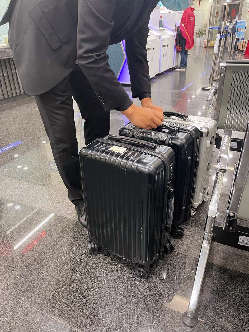 เสี่ยยัวะพนักงานแบงก์ลั่นบริการแย่ เสี่ยยัวะพนักงานแบงก์ลั่นบริการแย่