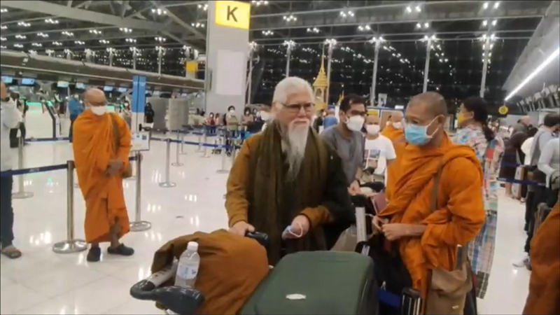 อดีตพระยันตระกลับสหรัฐฯ อดีตพระยันตระกลับสหรัฐฯ