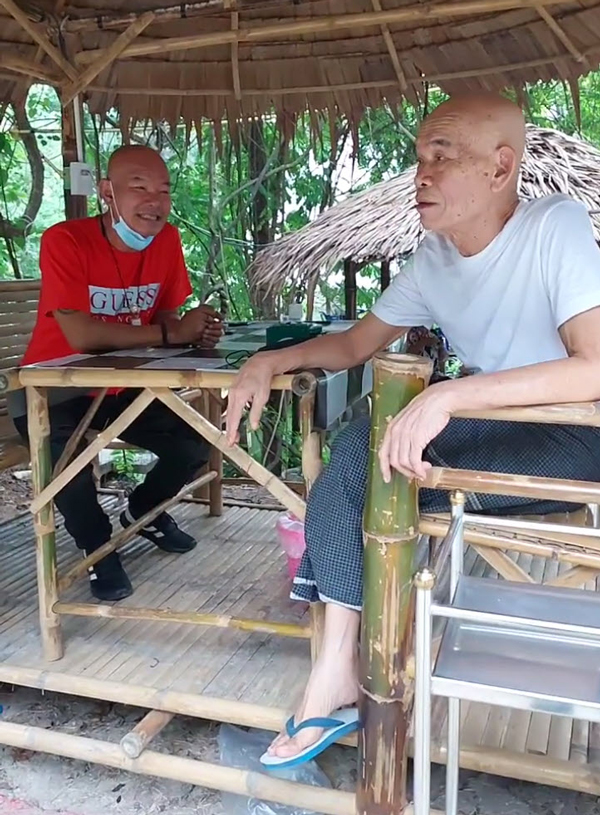 ป๋าเทพหยองลูกหยีด่าผู้ชุมนุมขี้ยาเจอบก.ลายจุดสวนคืน ป๋าเทพหยองลูกหยีด่าผู้ชุมนุมขี้ยาเจอบก.ลายจุดสวนคืน