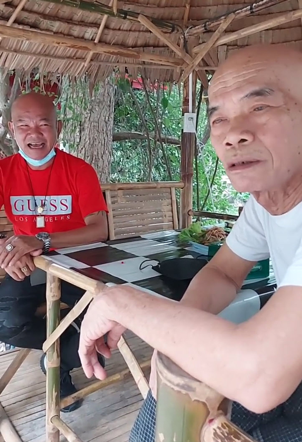 ป๋าเทพหยองลูกหยีด่าผู้ชุมนุมขี้ยาเจอบก.ลายจุดสวนคืน ป๋าเทพหยองลูกหยีด่าผู้ชุมนุมขี้ยาเจอบก.ลายจุดสวนคืน