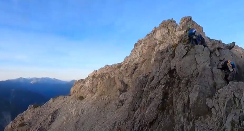 นาทีภูเขาหินถล่มใส่นักปีนเขา7ชีวิตระทึก นาทีภูเขาหินถล่มใส่นักปีนเขา7ชีวิตระทึก