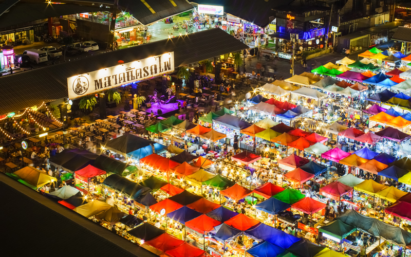 ตลาดนัดรถไฟรัชดาร้านค้าถูกรื้อหรือปิดตำนาน ตลาดนัดรถไฟรัชดาร้านค้าถูกรื้อหรือปิดตำนาน