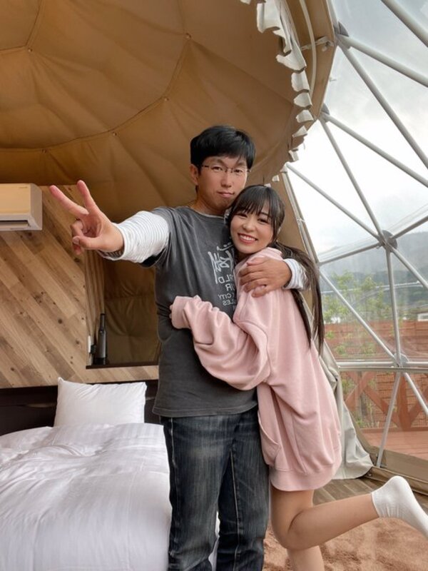 ชายวัย 47 แต่งงานไอดอลสาวรุ่นลูก ชายวัย 47 แต่งงานไอดอลสาวรุ่นลูก