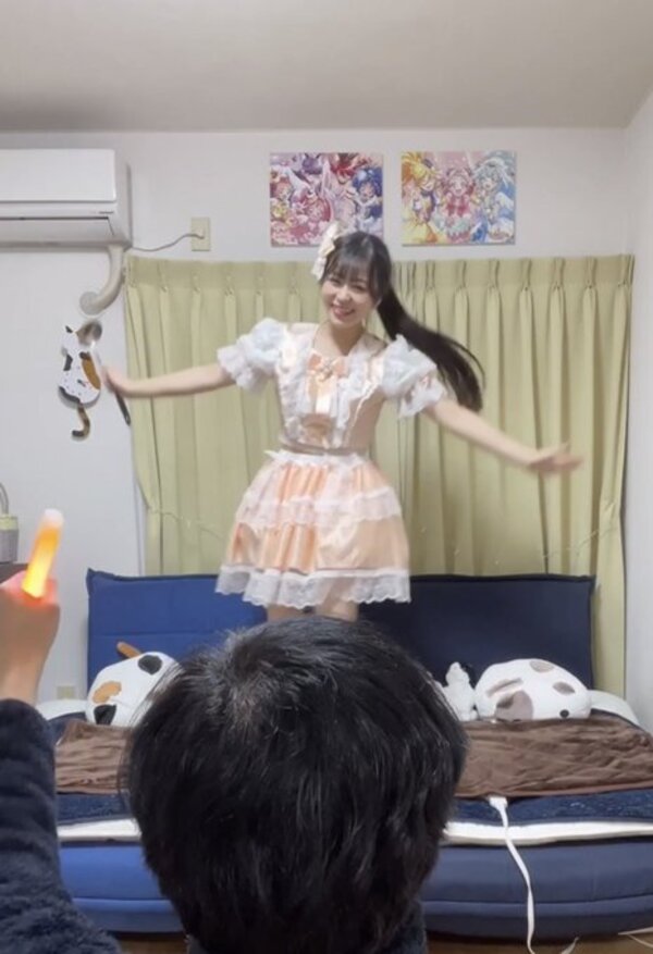 ชายวัย 47 แต่งงานไอดอลสาวรุ่นลูก ชายวัย 47 แต่งงานไอดอลสาวรุ่นลูก