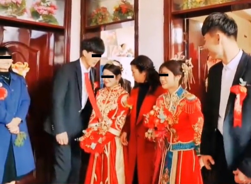 บ่าวสาวฝาแฝดแต่งงาน บ่าวสาวฝาแฝดแต่งงาน