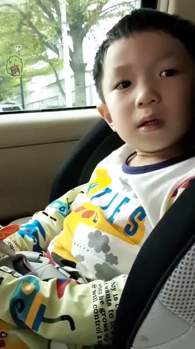 เด็กพูดภาษาอังกฤษ เด็กพูดภาษาอังกฤษ