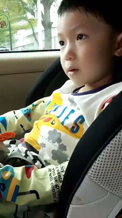 เด็กพูดภาษาอังกฤษ เด็กพูดภาษาอังกฤษ