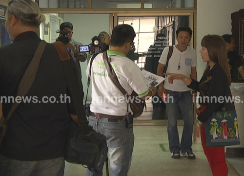 2 นักข่าวเชียงราย ไหว้ขอโทษ ตบหน้าหญิงร้านเน็ต