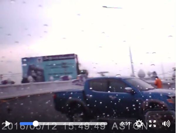 คลิปเมียหลวงขับรถไล่กวดผัวพากิ๊กหนี คลิปเมียหลวงขับรถไล่กวดผัวพากิ๊กหนี