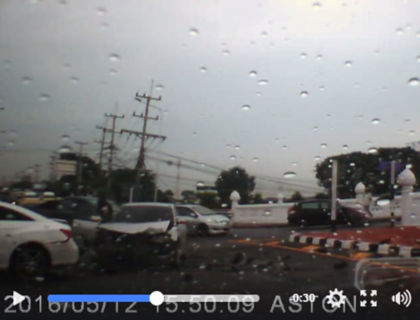 คลิปเมียหลวงขับรถไล่กวดผัวพากิ๊กหนี คลิปเมียหลวงขับรถไล่กวดผัวพากิ๊กหนี