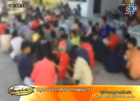 ช่างกล 2 สถาบัน รัวปืนสนั่น ในร้านขายของฝาก