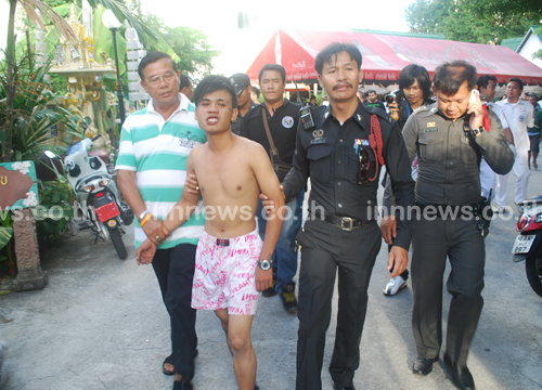 หนุ่มพัทยาคลั่งยาบ้า ปีนหลังคาตึก 5 ชั้น