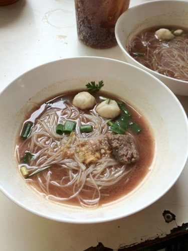 โอ๊ค ชวนชิมก๋วยเตี๋ยว 3 บาท