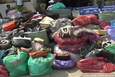 บุกจับสินค้าละเมิดลิขสิทธิ์ตลาดโรงเกลืออื้อ มูลค่ากว่า 5 ล้าน