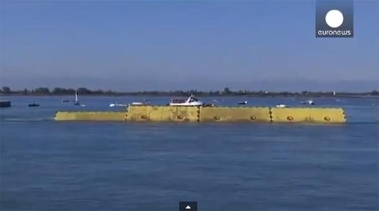 อิตาลีโชว์กำแพงกันน้ำท่วมเวนิส อิตาลีโชว์กำแพงกันน้ำท่วมเวนิส